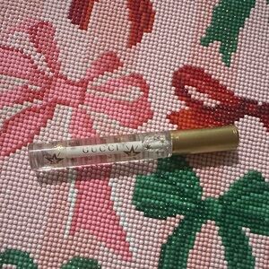 Gucci Plumbing Lip Gloss In Joslyn Clair
